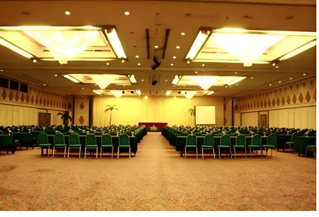 ג'קרטה Kartika Chandra Hotel מראה חיצוני תמונה