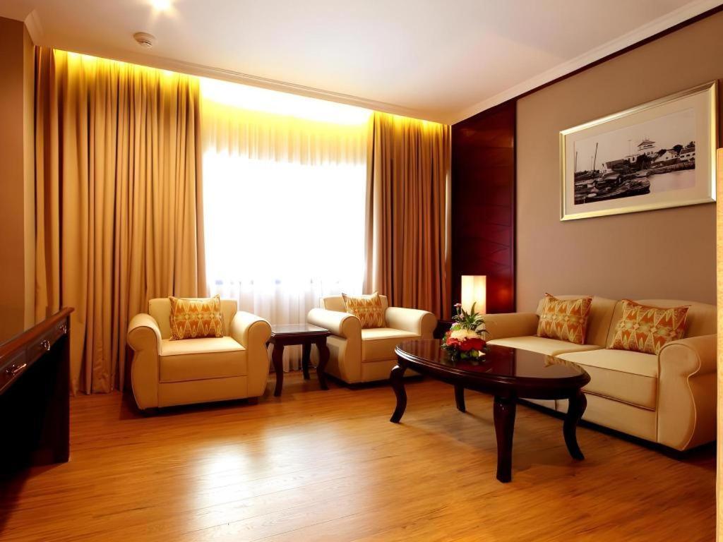 ג'קרטה Kartika Chandra Hotel מראה חיצוני תמונה
