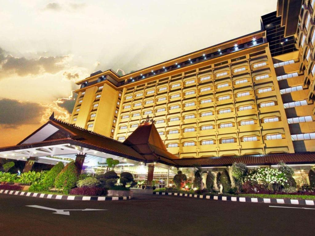 ג'קרטה Kartika Chandra Hotel מראה חיצוני תמונה