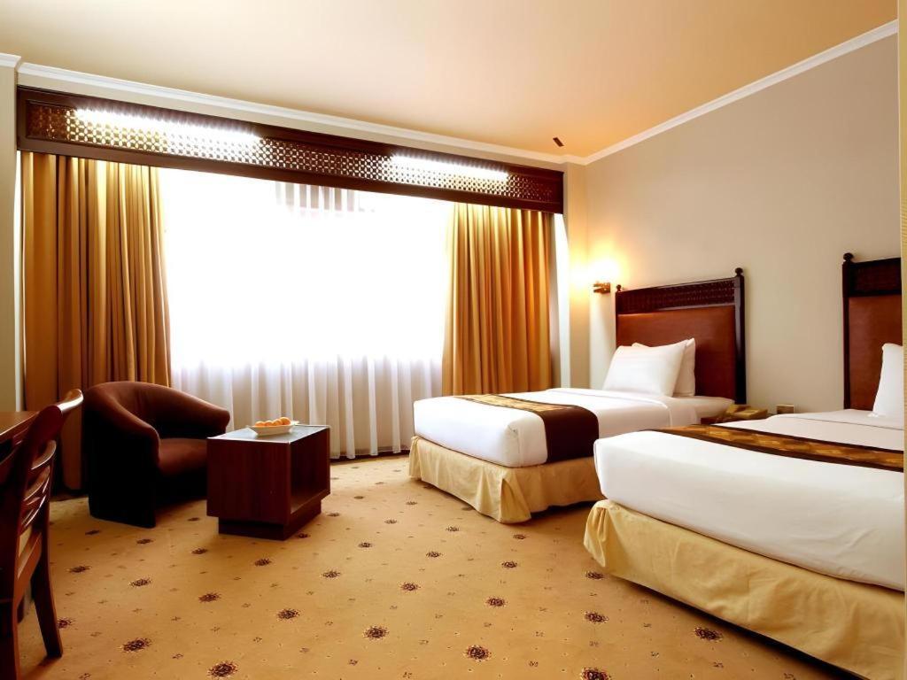 ג'קרטה Kartika Chandra Hotel מראה חיצוני תמונה