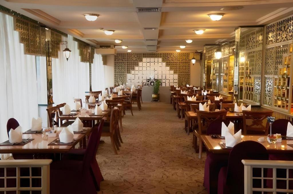 ג'קרטה Kartika Chandra Hotel מראה חיצוני תמונה
